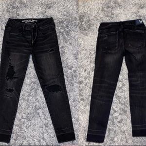 Black American Eagle ripped Jeans short